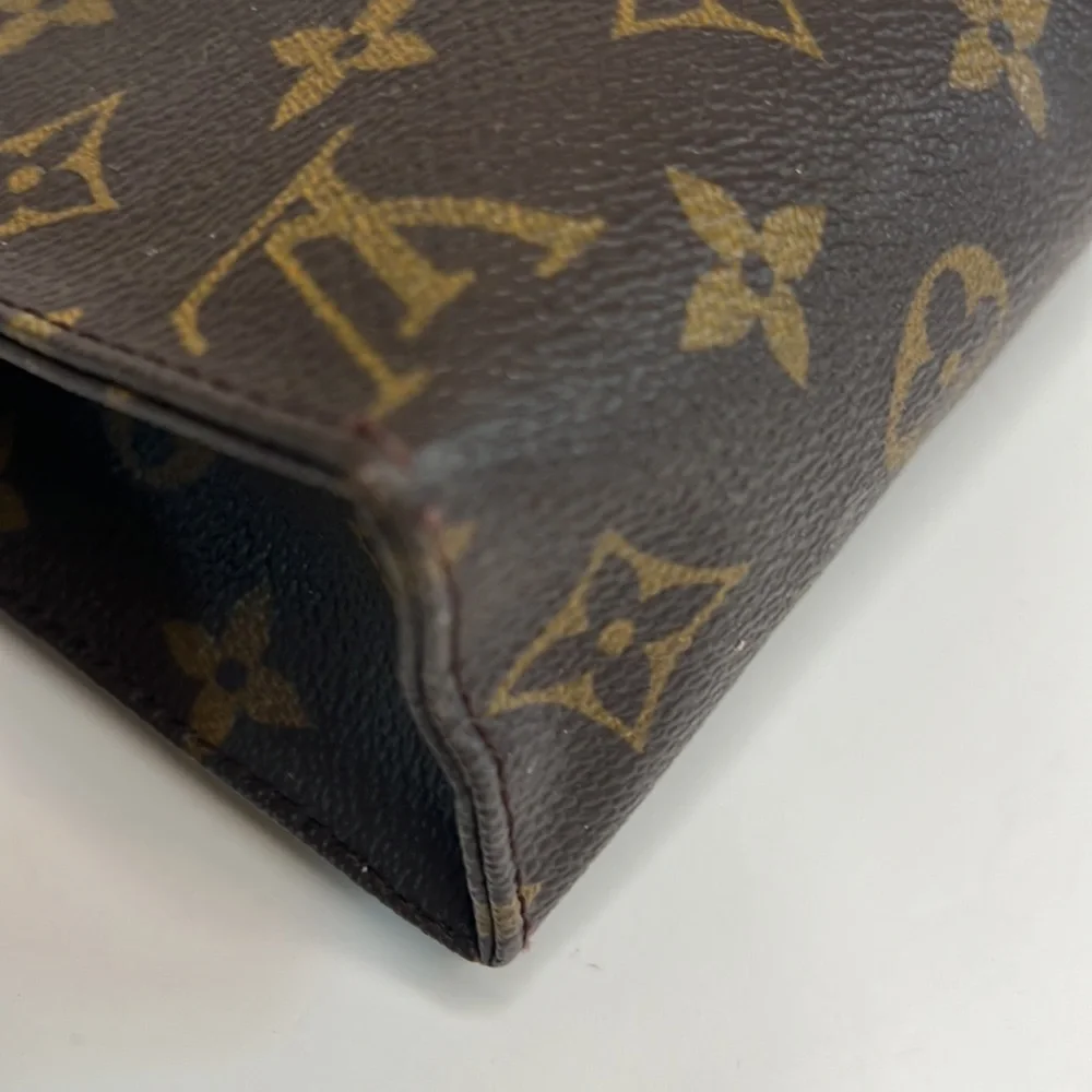 SOLD. Louis Vuitton Toiletry 19 pouch monogram - Picture 7 of 13